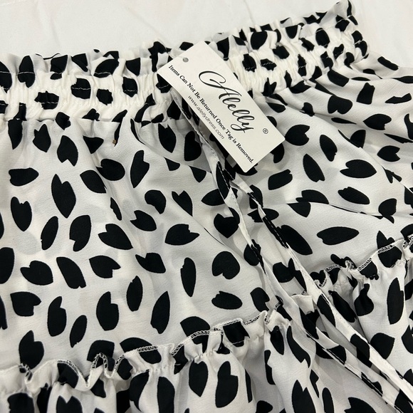 🔥PRICE🔥 ALELLY • White and Black 2 Tier Mini Skirt • M - Picture 6 of 8